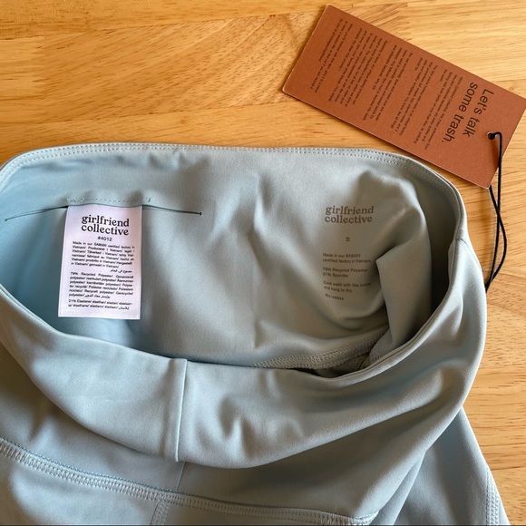 NWT Girlfriend Collective High Waist Capri Leggings in Sky Size Small - Picture 7 of 7